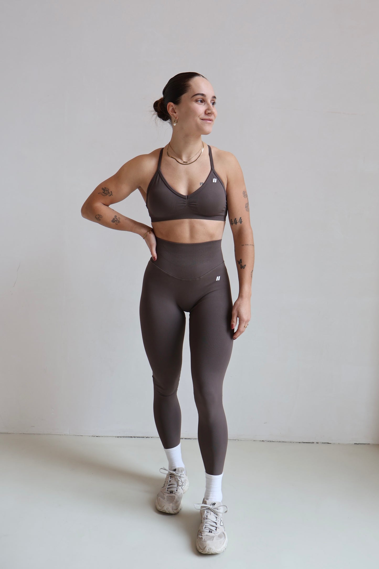 V-Shape Staple Leggings - Clay