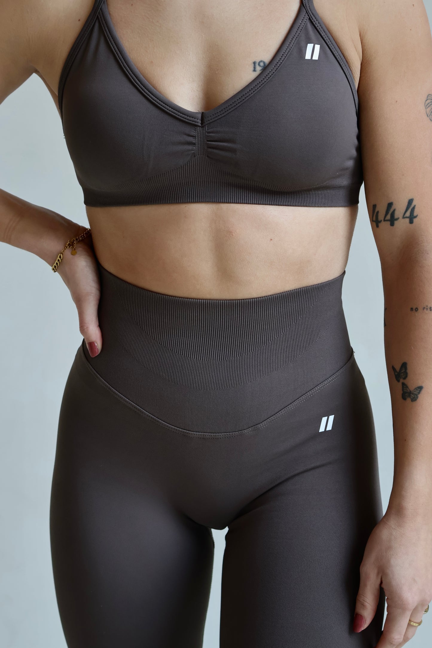 V-Shape Staple Leggings - Clay