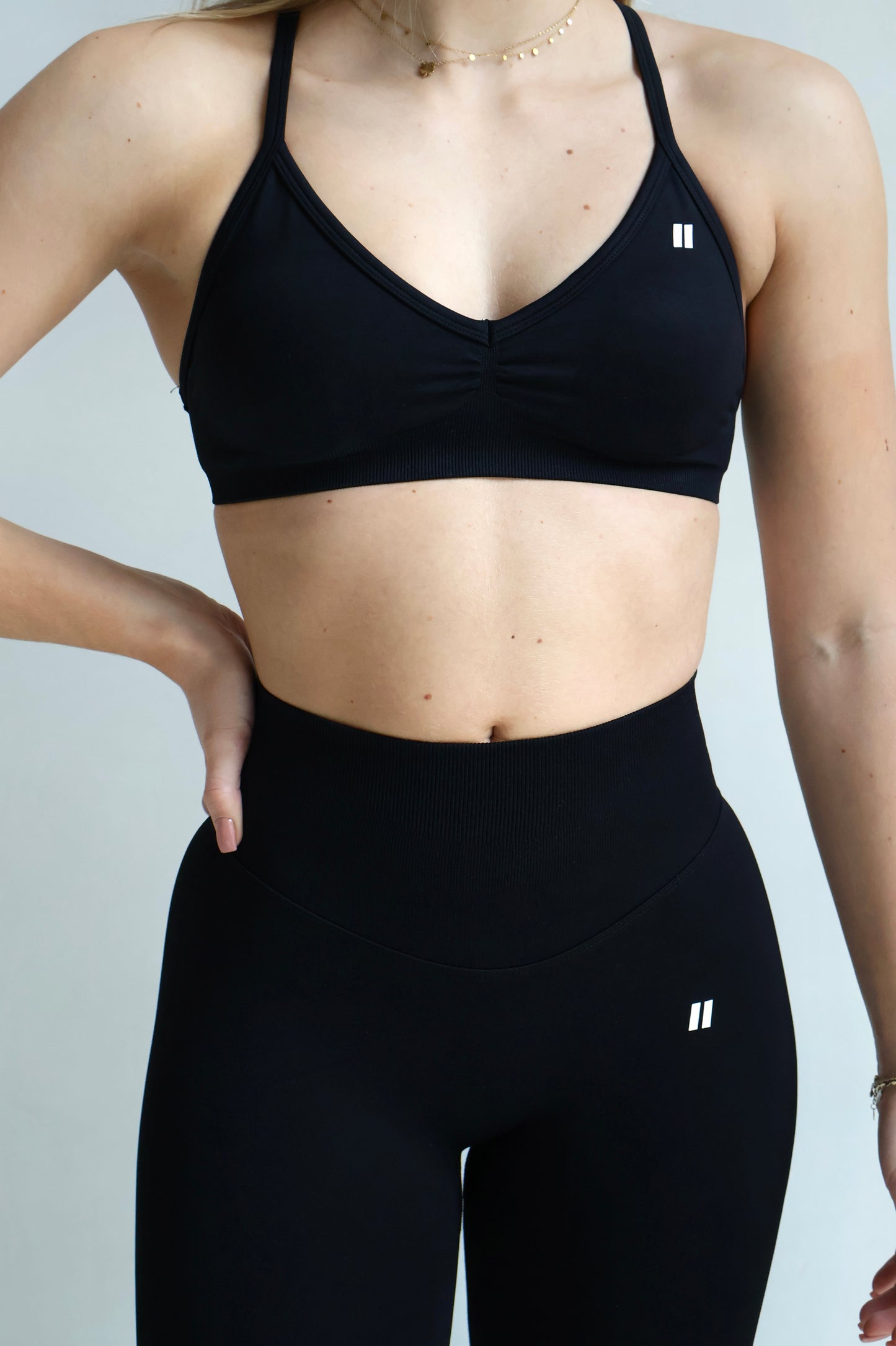 V-Shape Staple Leggings - Midnight
